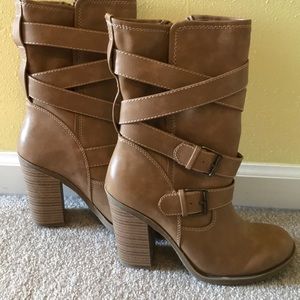 Heeled boots